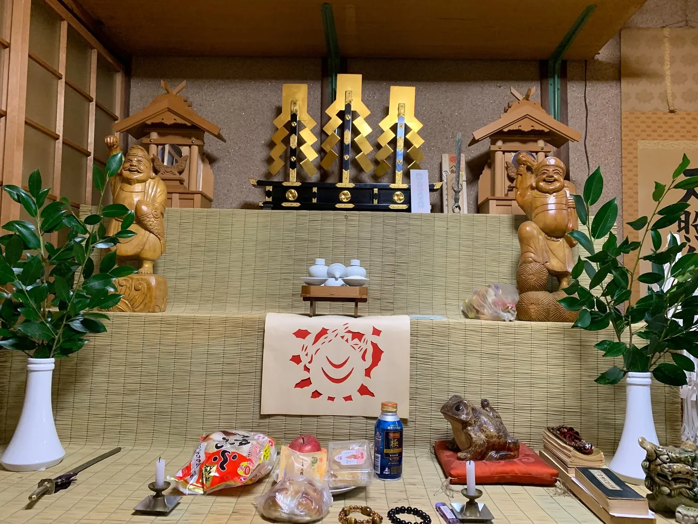 家の神様の前で除霊などを行い、