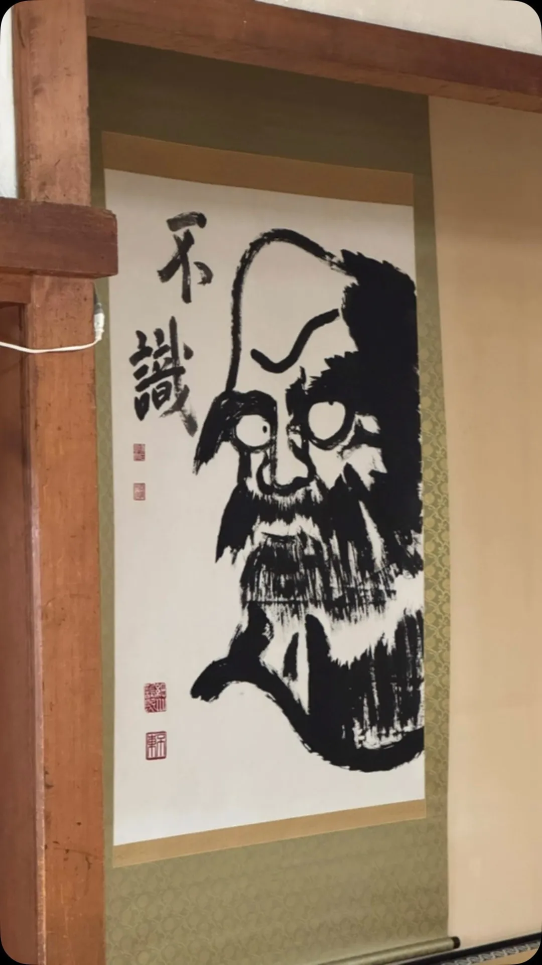 知り合いの介護士さんがタイの寺院で介護士をしている方がおられ...